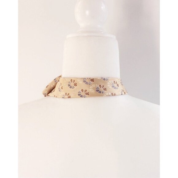 Yellow Ascot Tie - Unisex Accessories - Work Clothing - Conscious Clothing - Picture 6 of 7